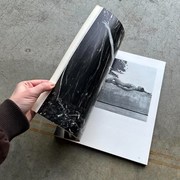 90S LADY: LISA LYON BLACK & WHIHTE PHOTOGRAPHY BOOK BY ROBERT MAPPLETHORPE - Picture 4 of 7